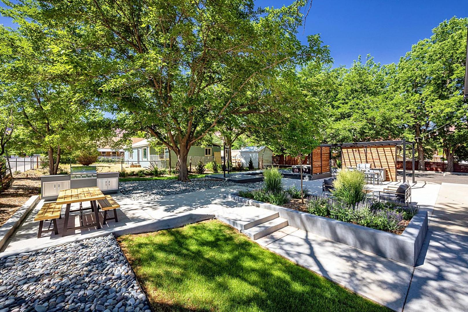 Near Downtown Stylish 2Br With Amazing Patio - 3 Villa Moab Luaran gambar